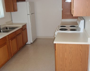 1220 12Th Avenue West 1 Bed Apartment for Rent Photo Gallery 1